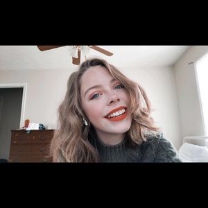 Meet your Posher, Kaitlyn